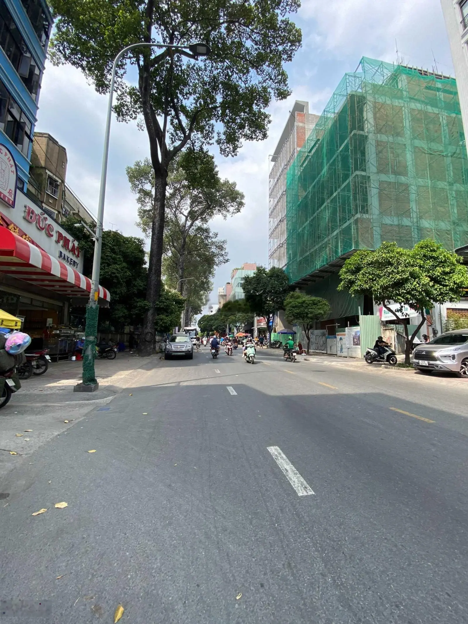 Bán nhà mặt tiền ngay Trần Quang Khải phường Tân Định quận 1 (11x25m) giá 64 tỷ
