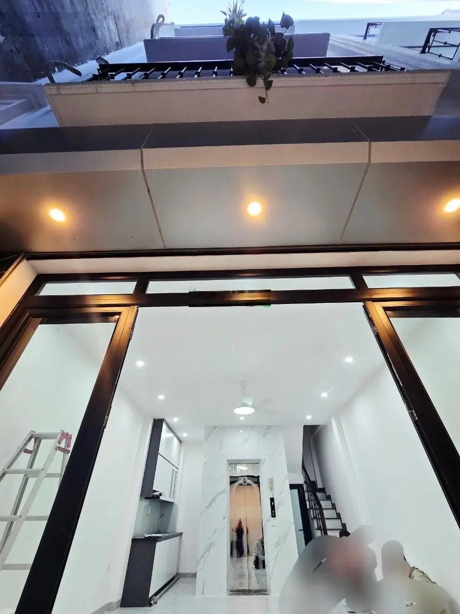 Bán nhà mới đẹp, Hoàng Hoa Thám, Ba Đình. 43m, 5 tầng thang máy xịn, mặt tiền siêu to 5m. Giá tốt !