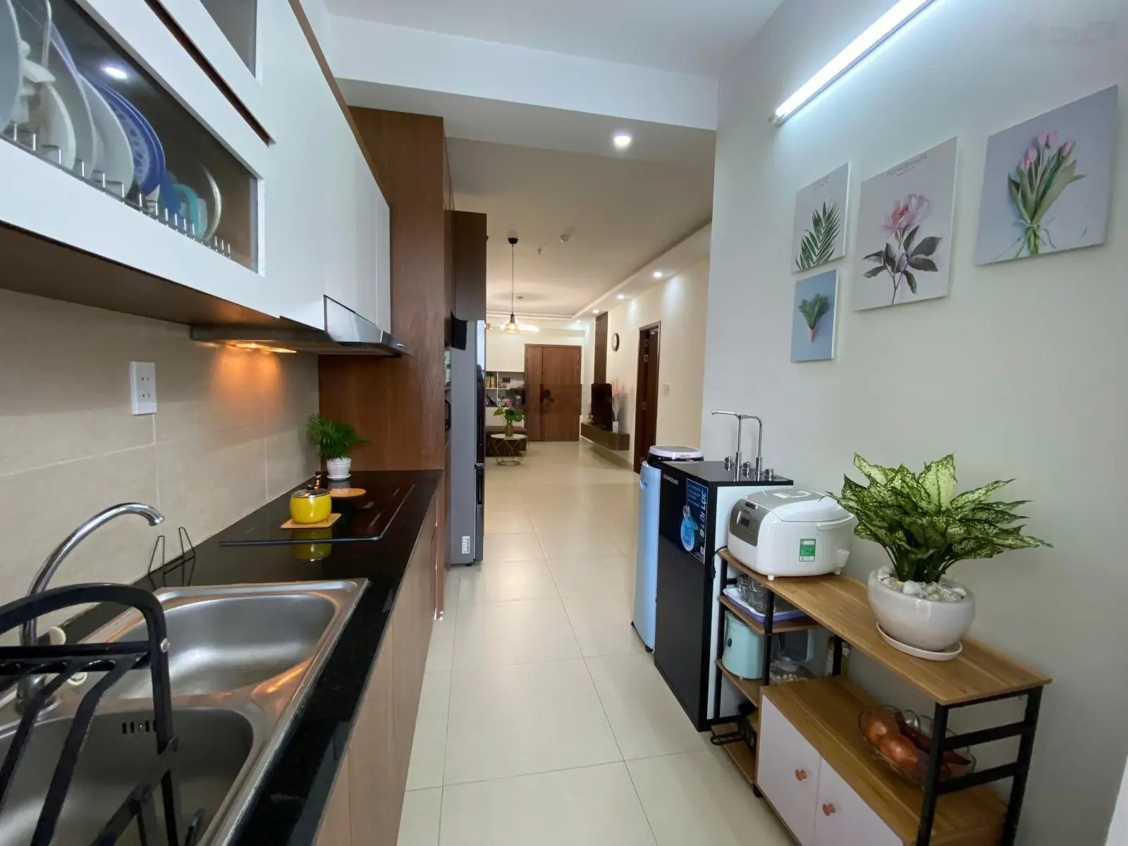 Chính chủ bán căn 2pn 2vs, DT 62m2 full nội thất