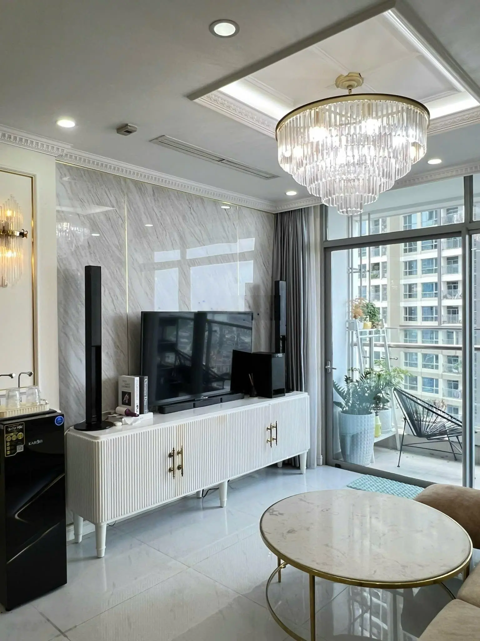 Chủ cần tiền bán căn 2pn diện tích lớn 86.5m2. view sông, biệt thự. giá cực tốt