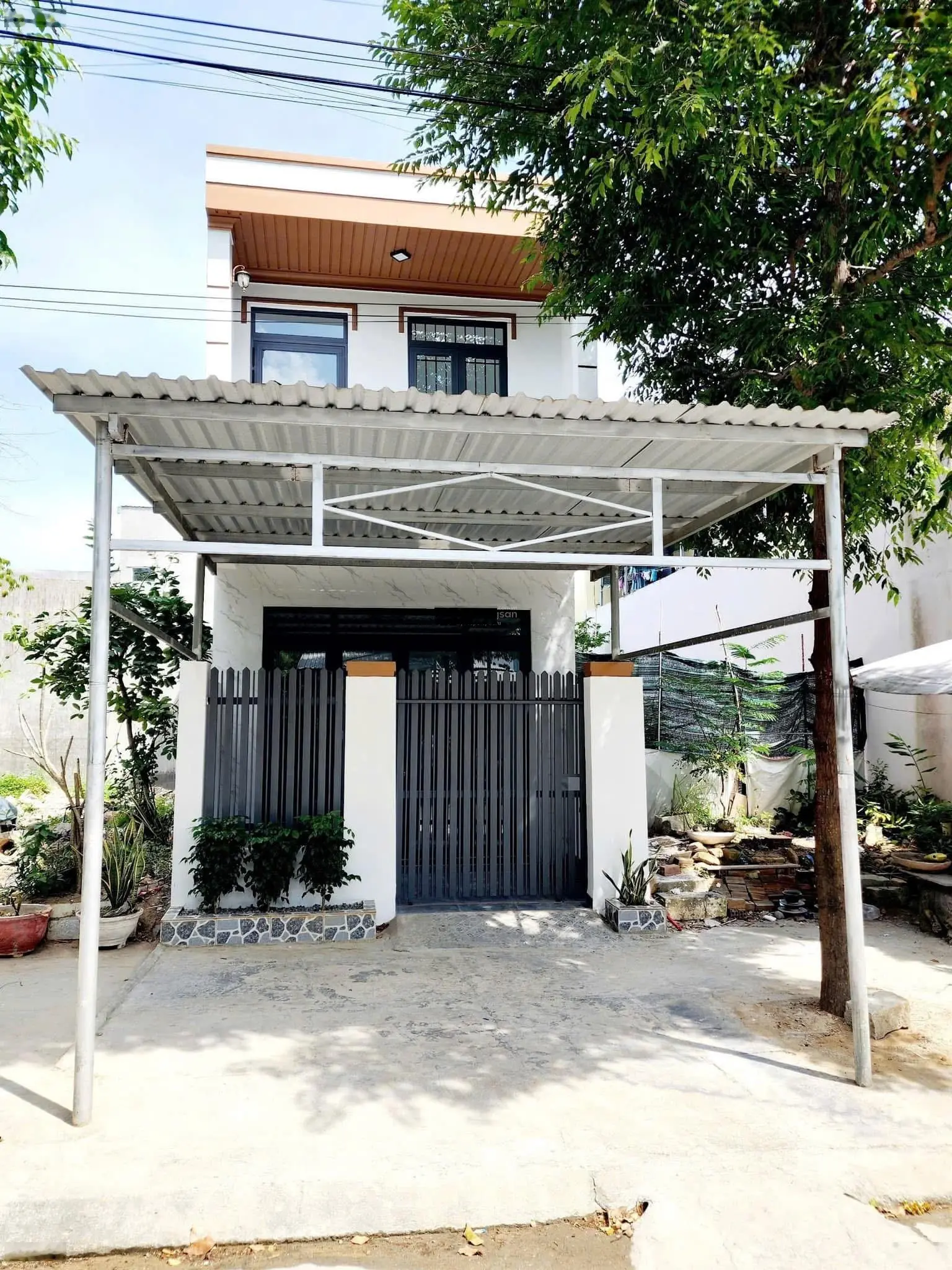 Nhà tái định cư Đất lành Vĩnh Thái đường rộng 16m nhà mới giá bán 3ty390 lh:0905.211.155