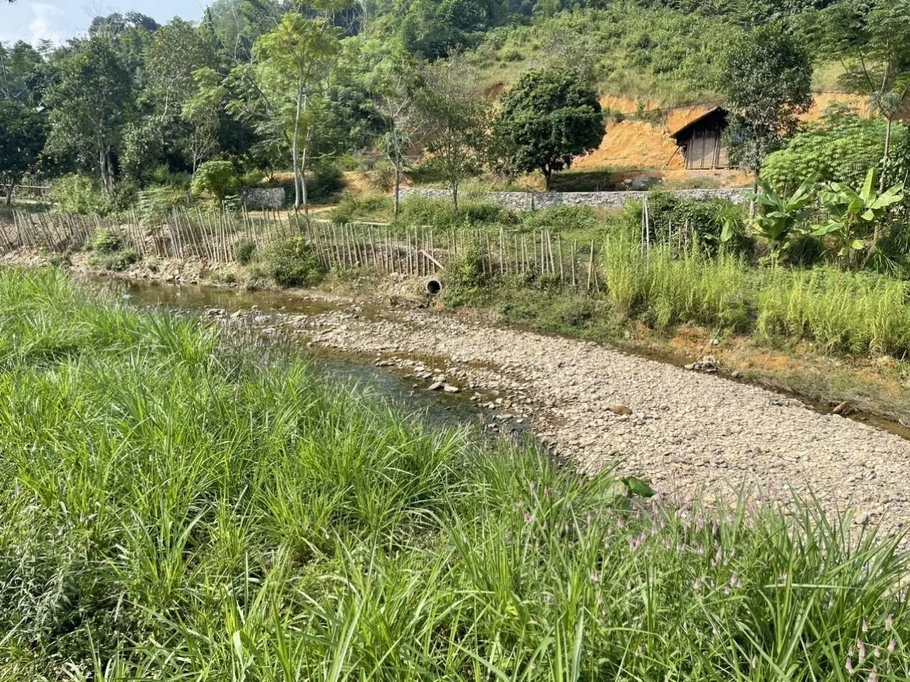 Chính chủ bán mảnh bám suối tại Đà Bắc - Hòa Bình; LH: 0356 635 ***