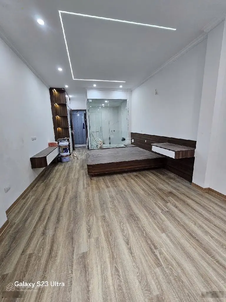 7 tầng thang máy - mới kính koong - full nội thất - kinh doanh - ô tô - ngõ thông - 40 m- 17,5 tỷ
