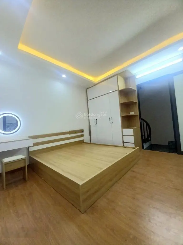 Bán nhà phố Đại Đồng Vĩnh Hưng Hoàng Mai sổ riêng 30m2 5 tầng full nội thất giá 5,55 tỷ có TL mạnh