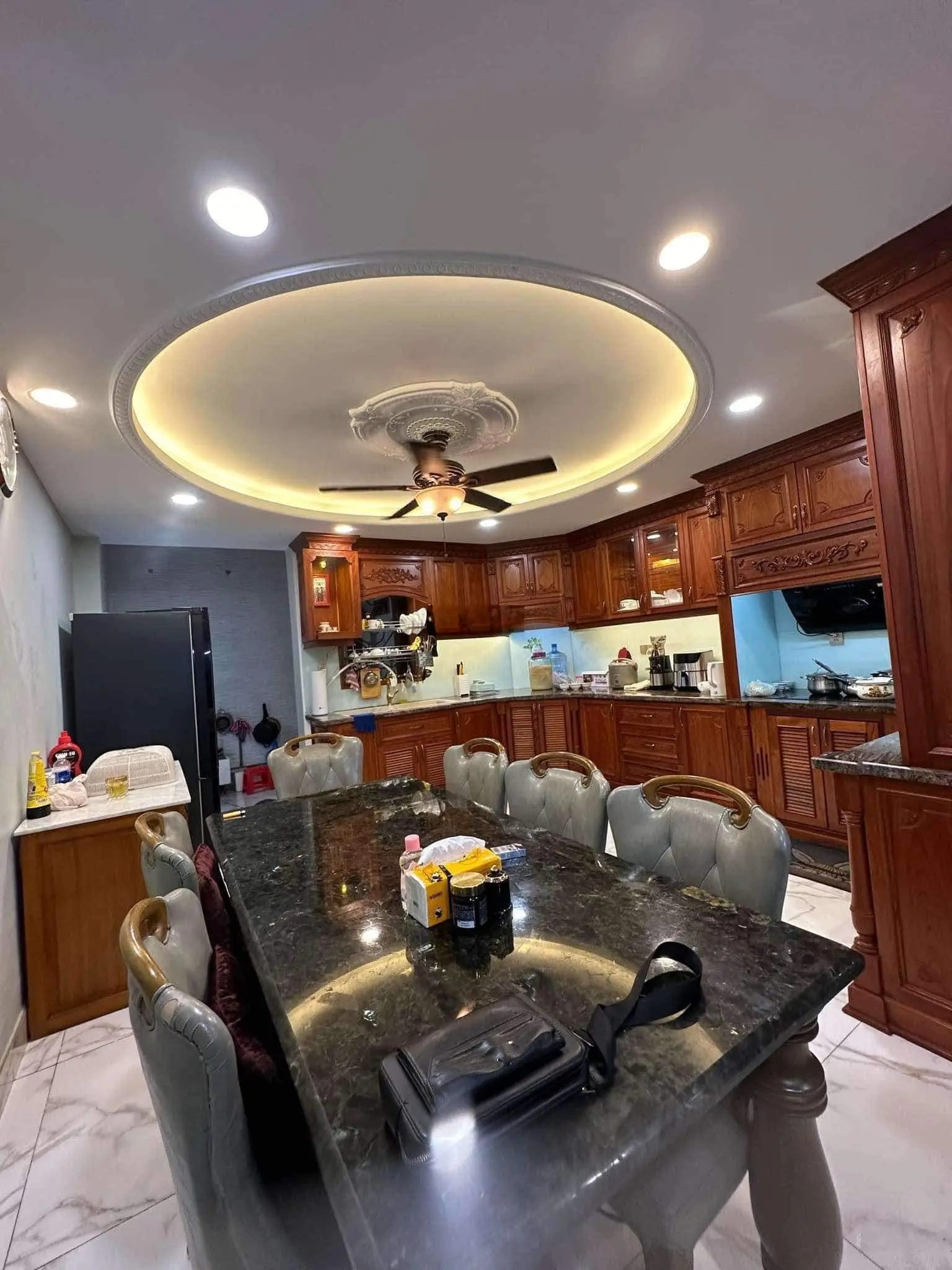 Trường Chinh - Khu Bàu Cát - 102m2 - thang máy - tặng full nội thất cao cấp - ô tô ngủ trong nhà