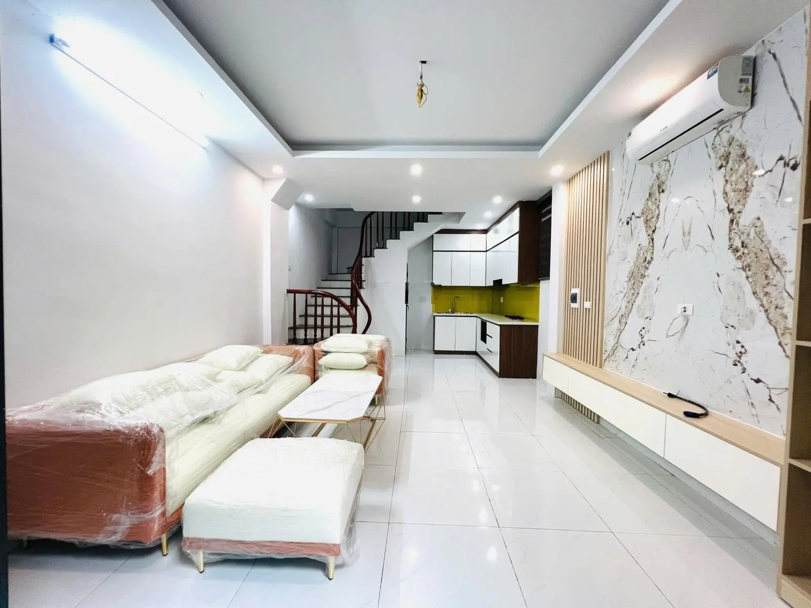 Rẻ nhất, phố lụa vạn phúc, lô góc, full đồ, về ở ngay, sdcc, hỗ trợ ngân hàng, gần lê quang đạo