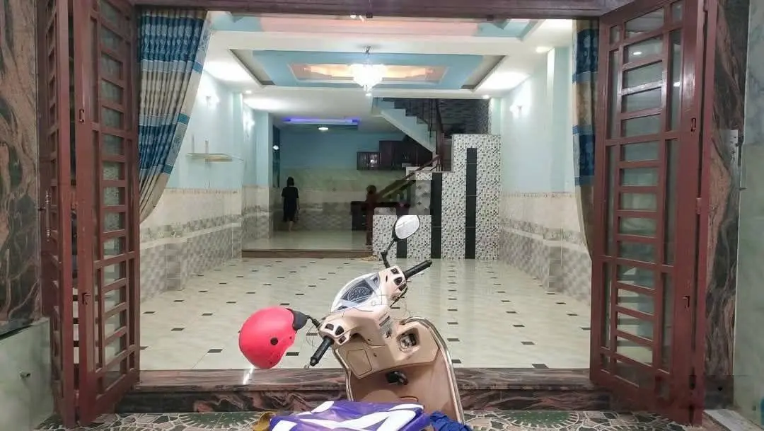 Chính chủ gửi bán nhà đường Vĩnh Lộc. 3 tầng đường 6m, 94.6m2 ngang 5.5m. Dài 19m nở hậu