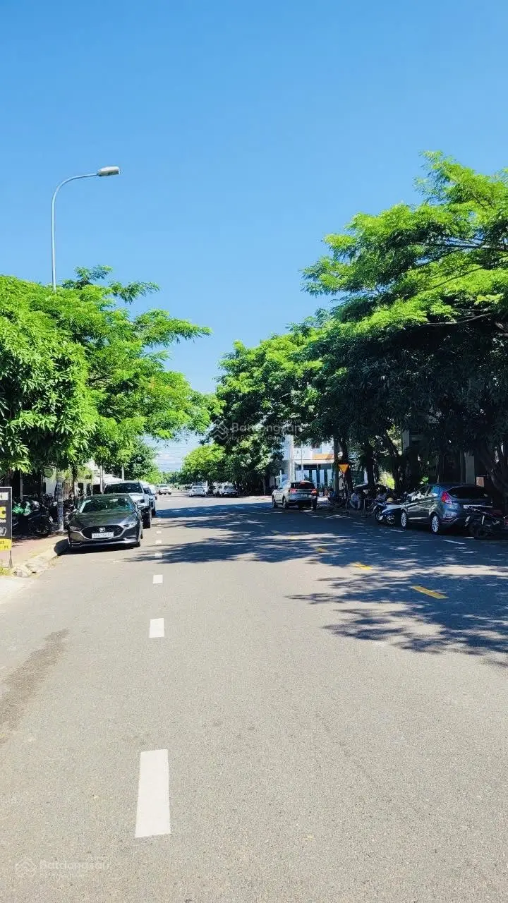 Bán lô đất đẹp góc 2 mặt tiền đường Đào Tấn. Kinh doanh đăc địa, gần siêu thị