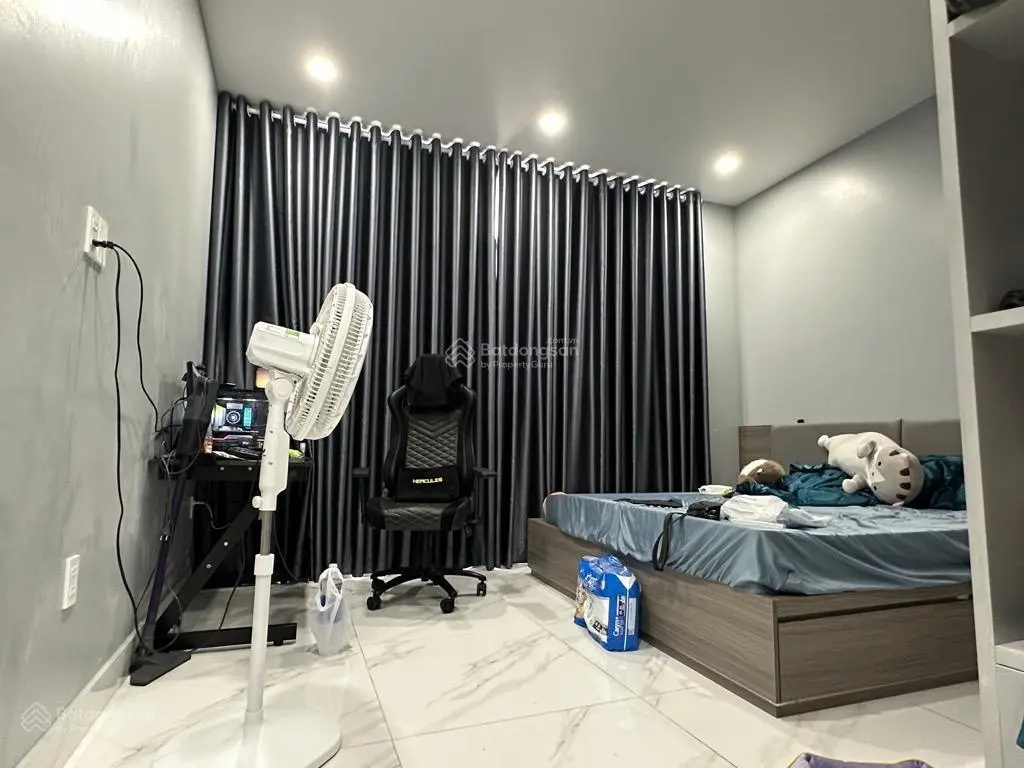 Gấp bán nhà q.10, 4 tầng, oto vào nhà, nội thất cao cấp vào ở ngay, 4 pn khép kín, sát clb lan anh