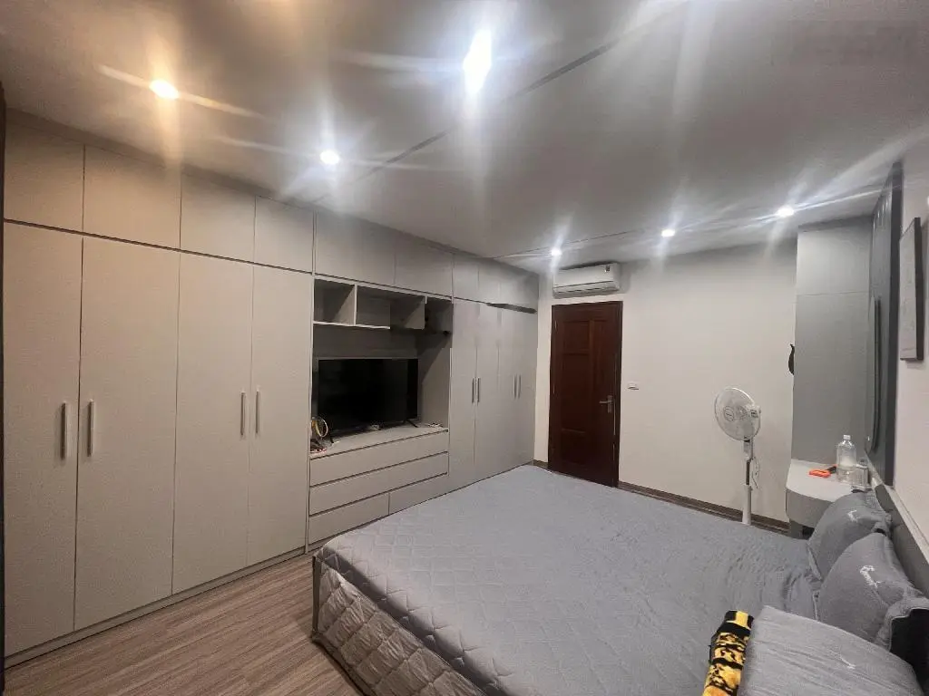 Chính chủ cần bán nhà Định Công Hoàng Mai 41m2 6 tầng MT 4,2m oto giá 5,5 tỷ