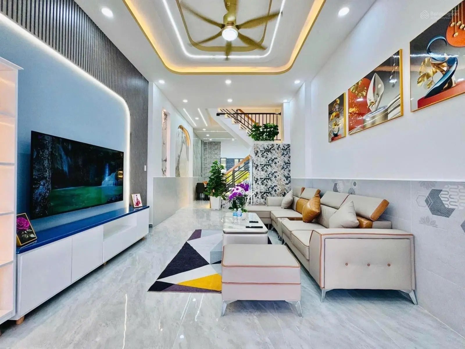 Chỉ 3tỷ350. Nhà 71m2 Cô Giang, P Cô Giang, Q1, Ngay Bùi Viện. Xây 1 trệt 2 lầu + sân thượng, hẻm 6m