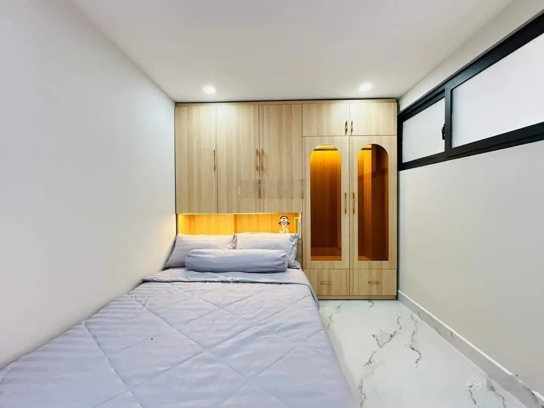 Cần tiền bán gấp nhà hẻm xe hơi Nguyễn Thị Minh Khai, Bến Nghé, Quận 1. Giá chỉ 4,8 tỷ. 0906 806 ***