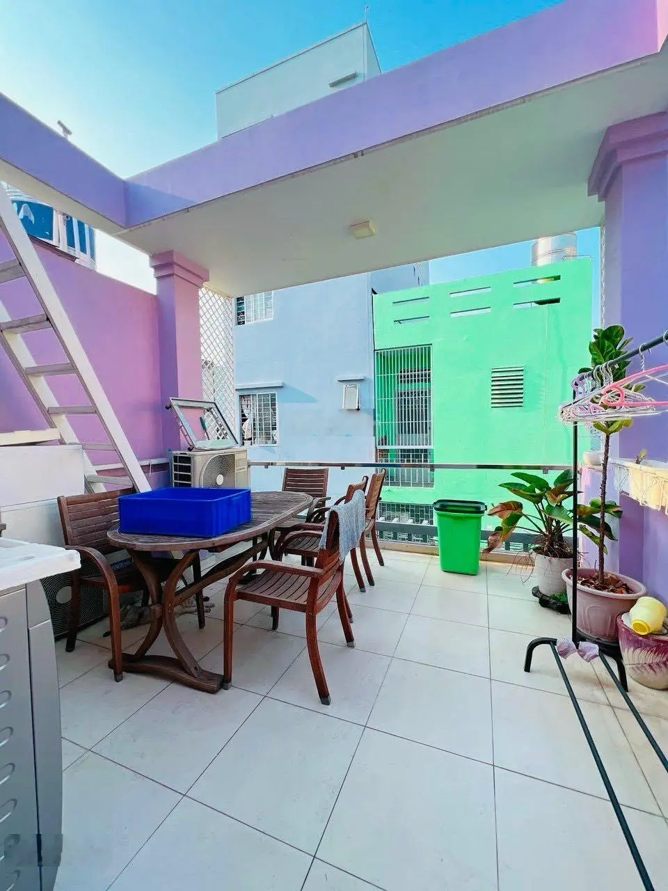 Bán nhà trung tâm Q4 mặt tiền đường số kinh doanh nhà đẹp 4 tấm DT 4*10m khu cao cấp, chỉ 8T xíu