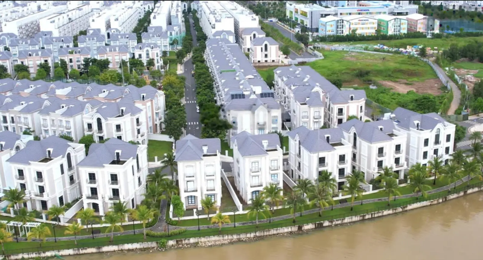 Bán biệt thự Vinhomes Grand Park, hướng Đông Nam, khu compound an ninh 24/7
