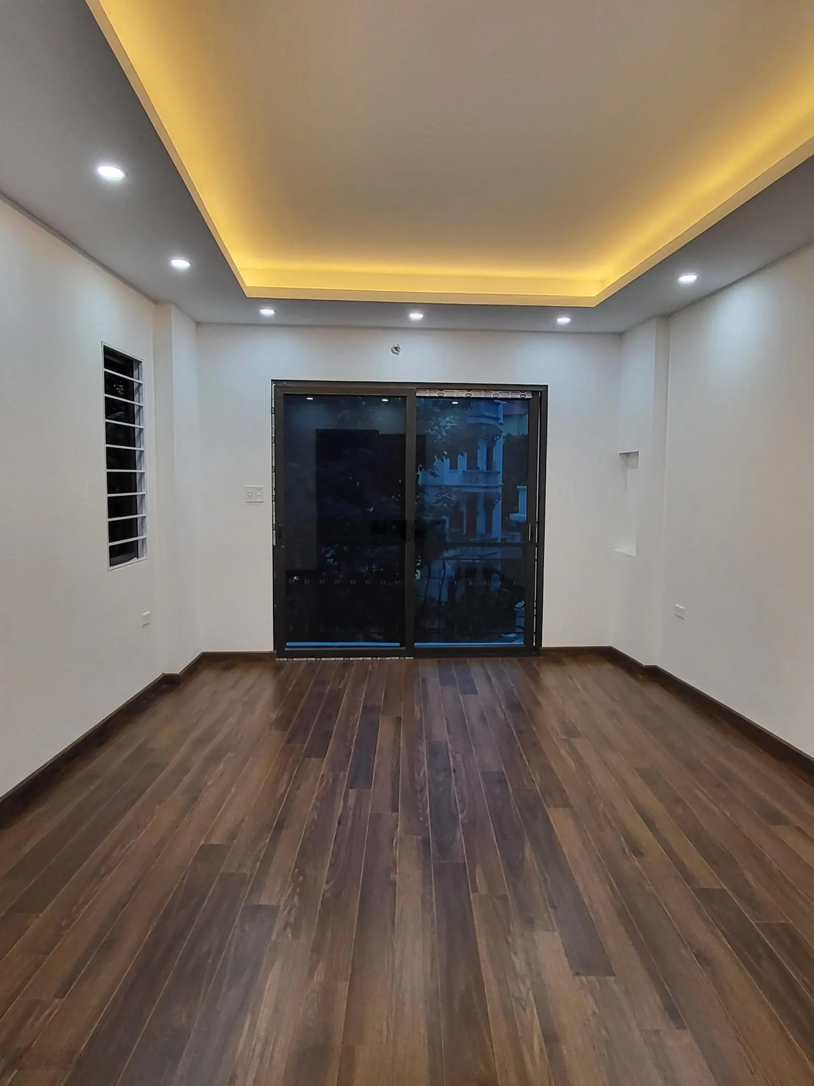 Bán gấp nhà riêng 34m2, 6,95 tỷ ở Lĩnh Nam, Hoàng Mai, Hà Nội