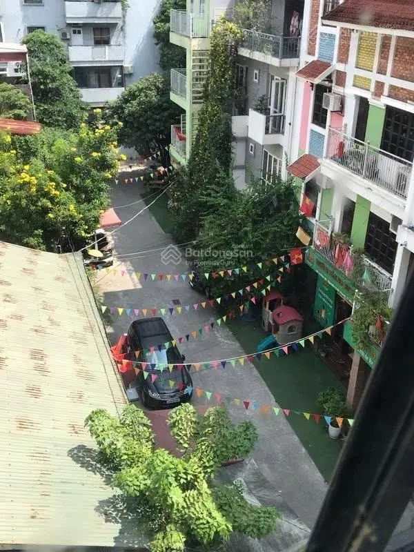 Bán nhà mặt phố Nguyễn Trãi, 8 tầng thang máy, một mặt phố một mặt ngõ, dòng tiền 200tr