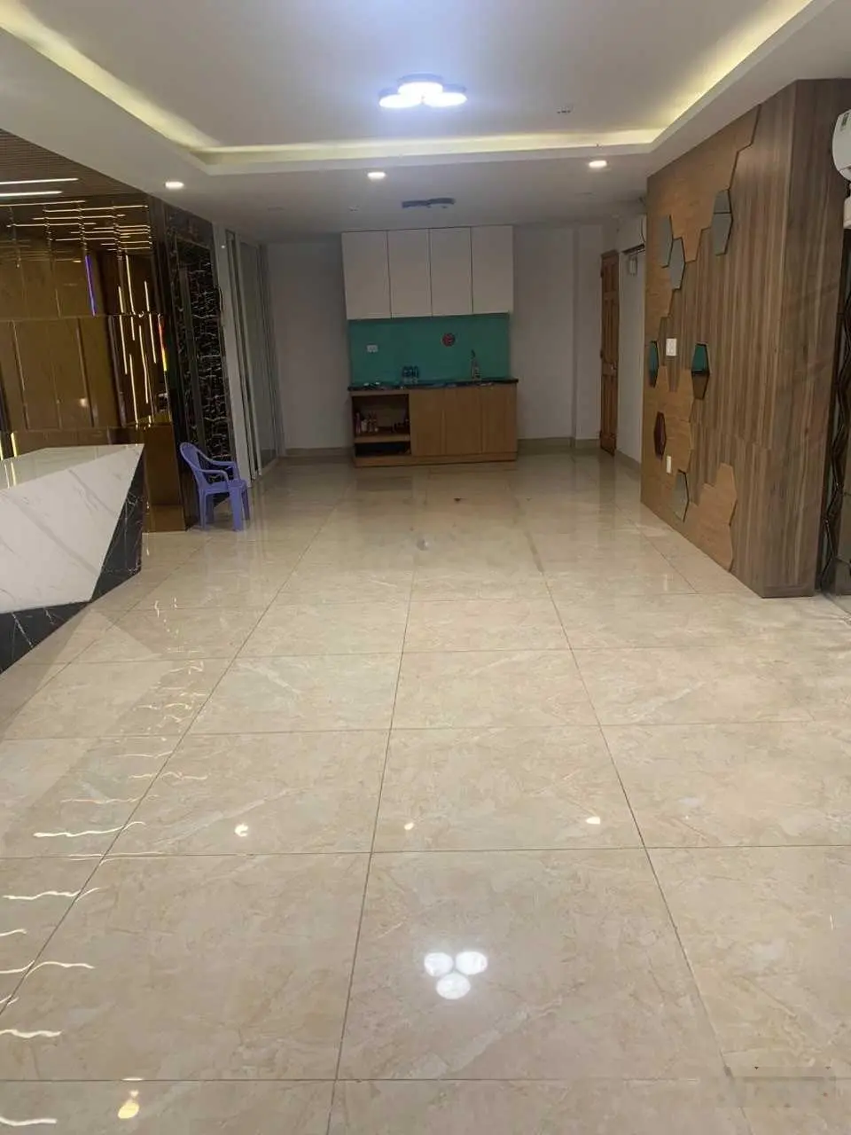 Cần tiền bán gấp căn góc 2 MT Hoa Phượng, Phú Nhuận - DT 8x18m CN: 140m2, 4tầng, HDT 120tr giá 45tỷ