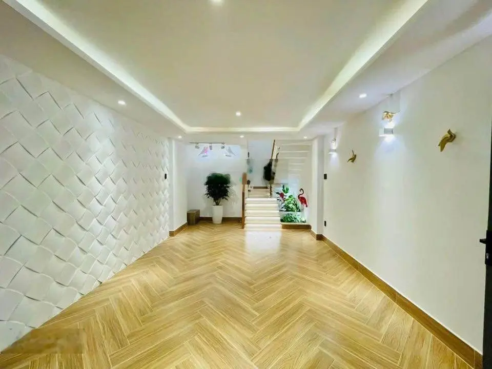Chủ ngộp ngân hàng bán lỗ gấp nhà 800 triệu. 1 trệt3 lầu.DT 100m2 ở đường Phú Lợi , Thủ Dầu Một,BD.