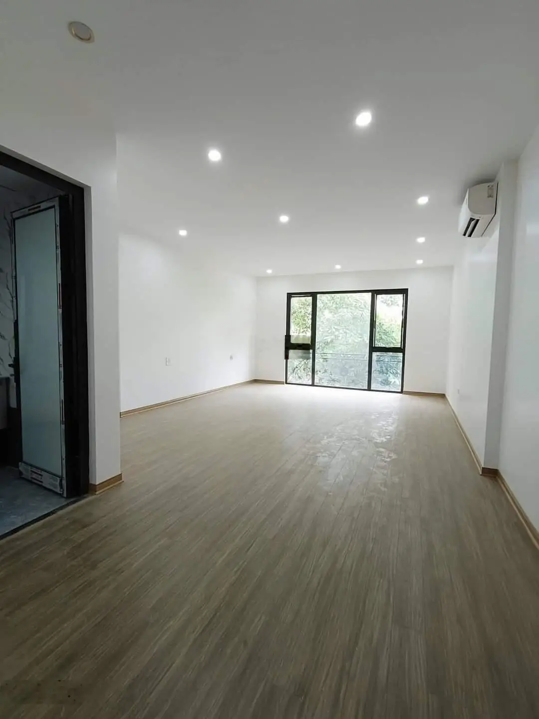 Trên 7 tỷ có nhà thang máy, Thanh Xuân, mặt ngõ 4m, kinh doanh tốt ngõ nông thông, 100m ra mặt phố