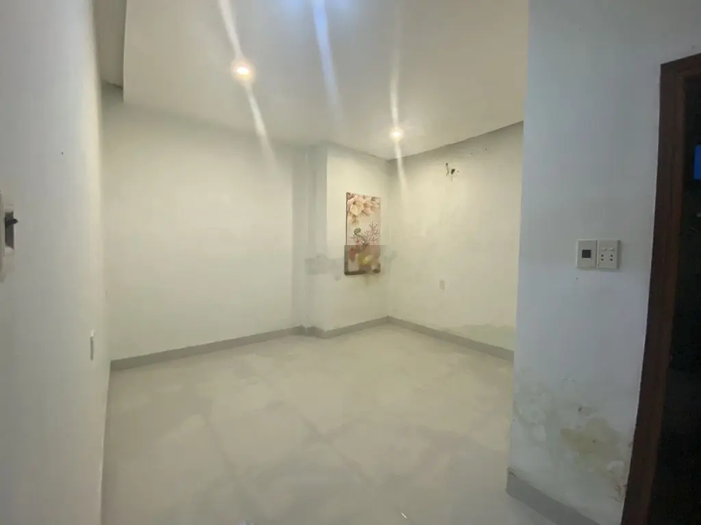 ĐI NƯỚC NGOÀI - Chủ cần bán lại nhà 4 tầng