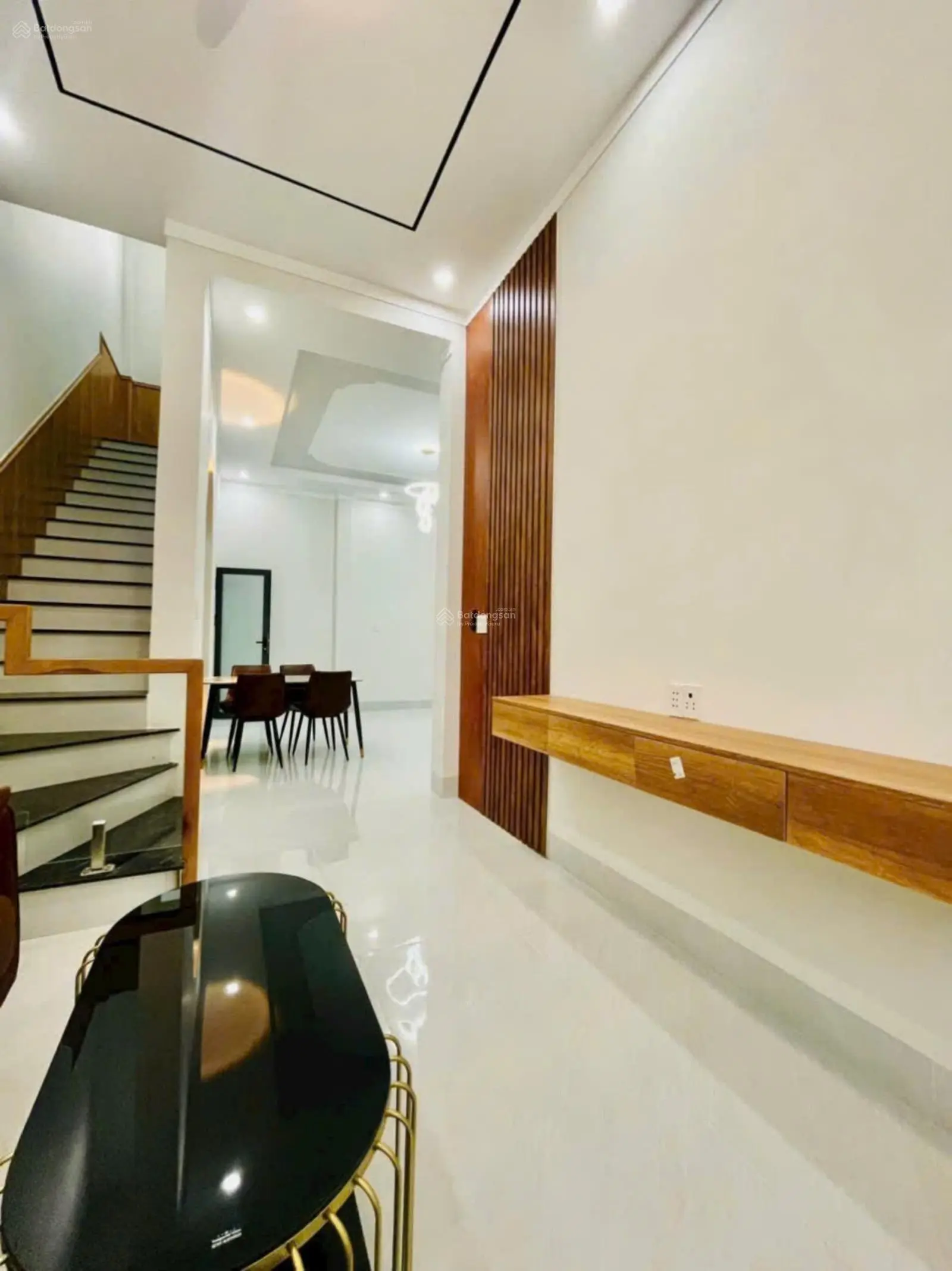 Cần Bán Nhà Lầu 6x10m. H.Đông 2PN,2WC Ngay Công An Phường kp2 Trảng Dài.