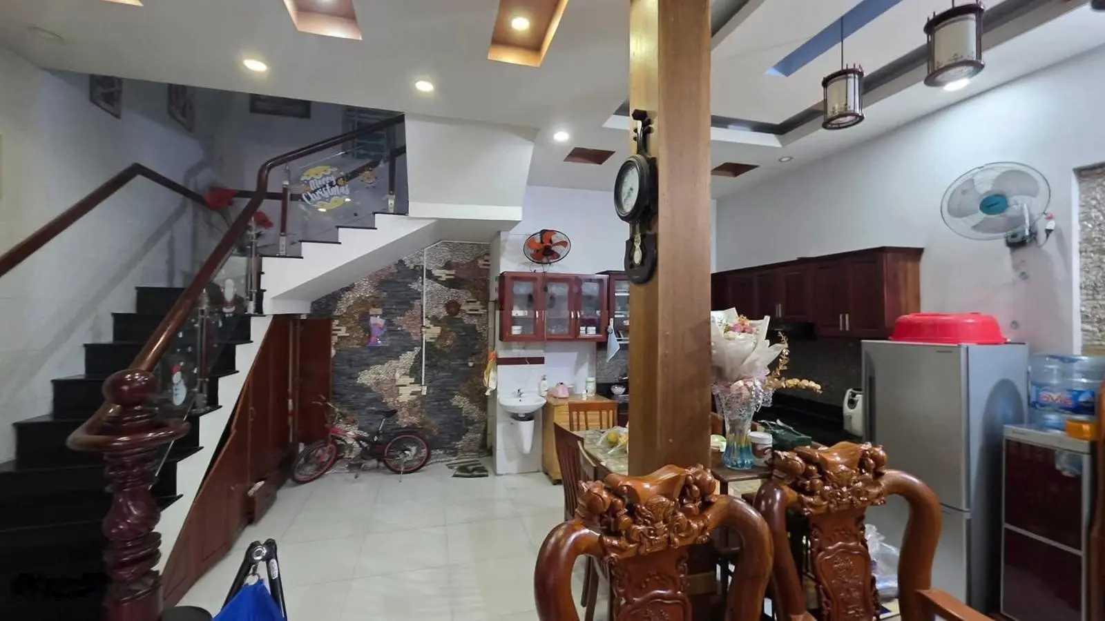 Gia đình tôi cần bán gấp nhà giá rẻ mặt tiền đường Lý Thường Kiệt, TP Dĩ An