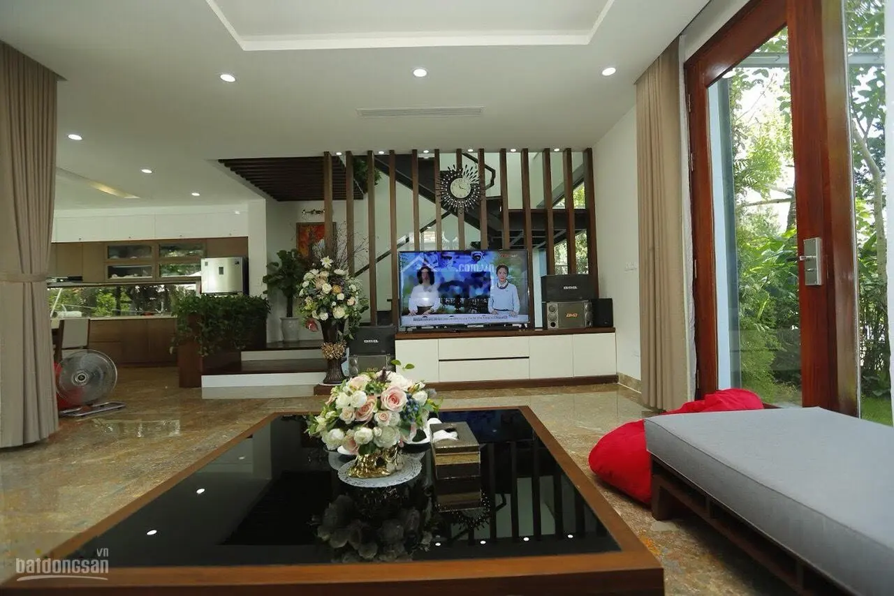 Cần tiền bán gấp biệt thự Charm Villas Flamingo view hồ, full nội thất, 2 tầng. LH: 0931 793 ***