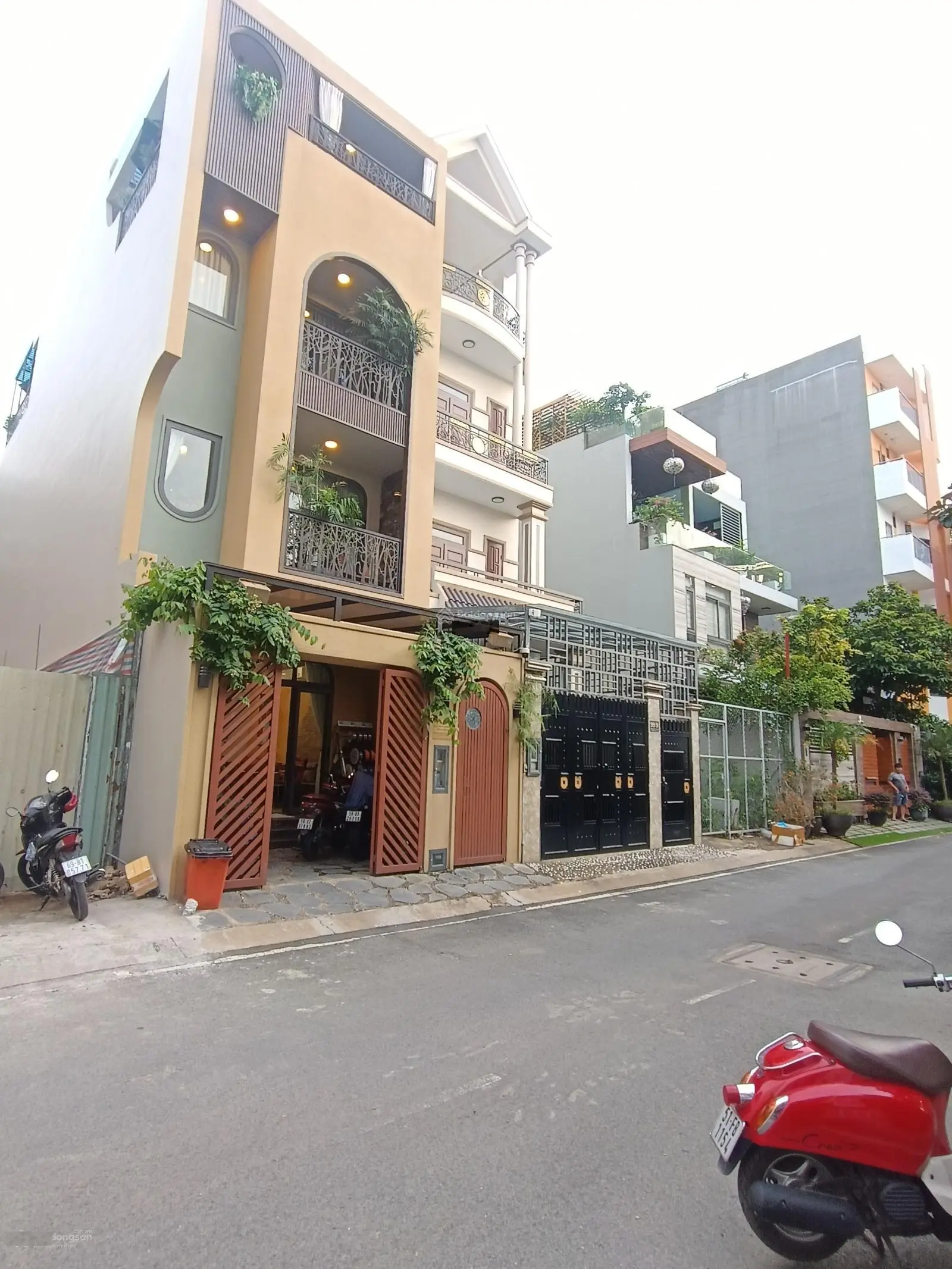 Bán nhà mặt tiền kinh doanh đường Nguyễn Tư Nghiêm 20m. Ngang khủng 8,5m sẵn 2 tầng. Giá 10,5 Tỷ TL