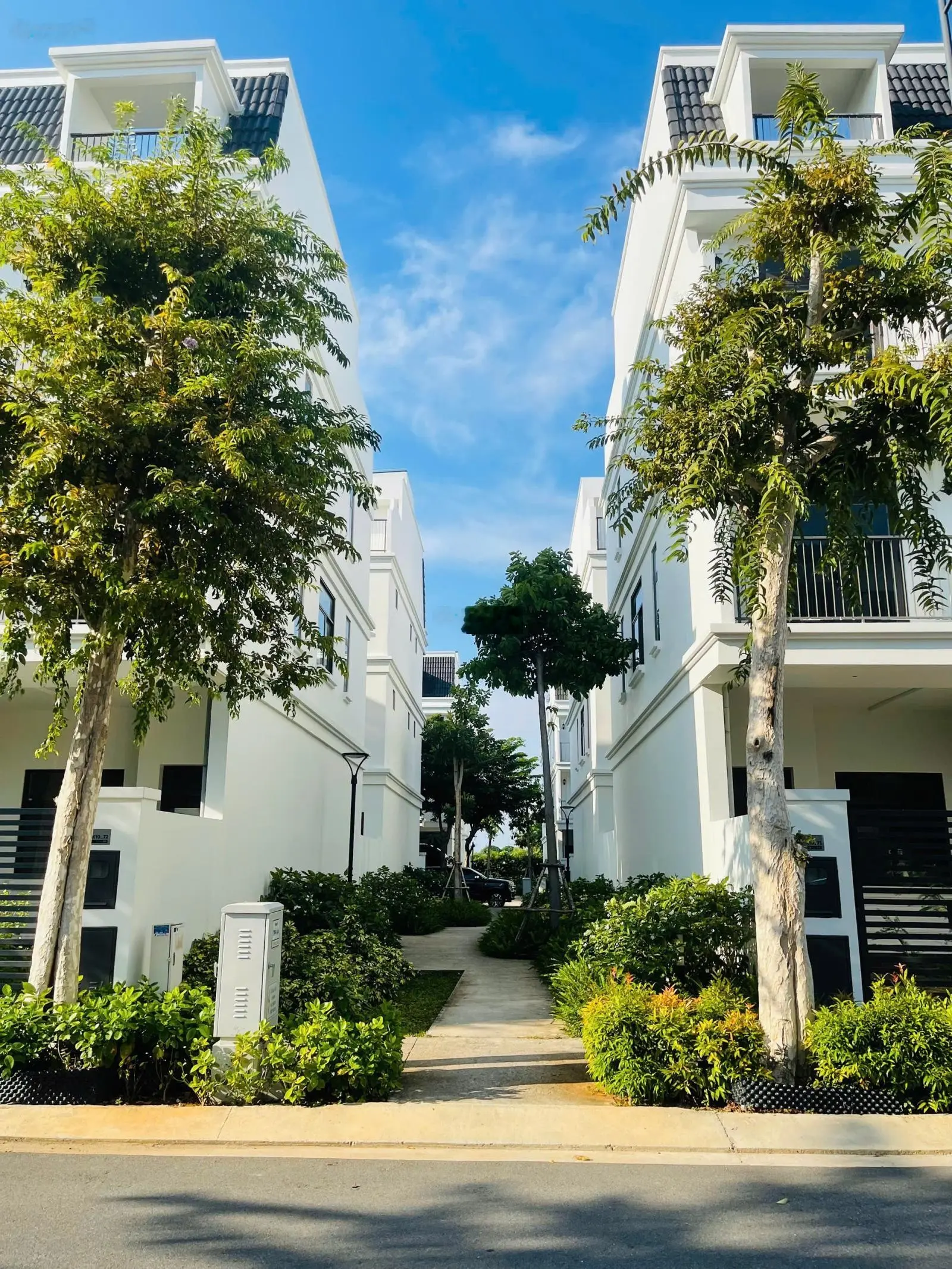 Nhà phố LK9, 87m2, xây dựng 5x13m, giá 5,5 tỷ, bao hết thuế phí