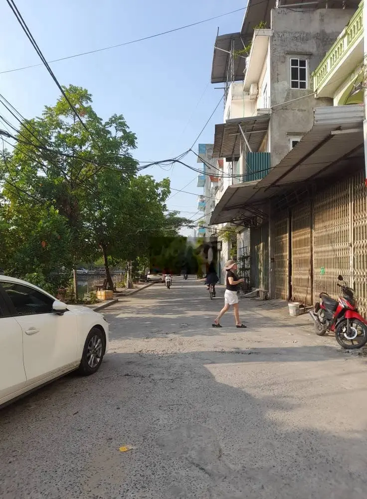 Ỷ la dương nội-35m2- 4 tầng- nhà mới- chắc chắn- ngõ ô tô thông đẹp qh
