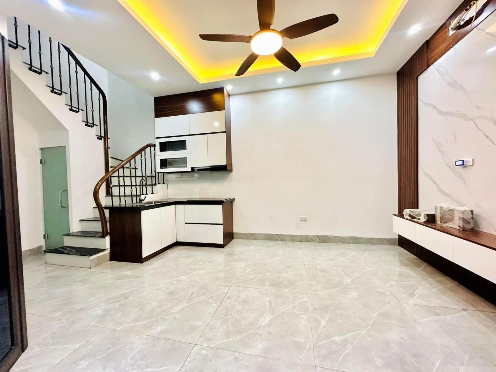 Đống Đa - nhà đẹp ở ngay - tiện ích ngập tràn - mặt tiền khủng