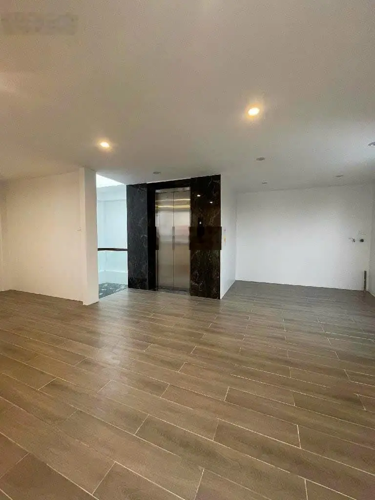 Bán nhà phố Võ Thị Sáu PL thang máy 5.5 tầng gara ôtô thoáng sáng - ngay cạnh hồ - 54.2m2 hơn 15 tỷ
