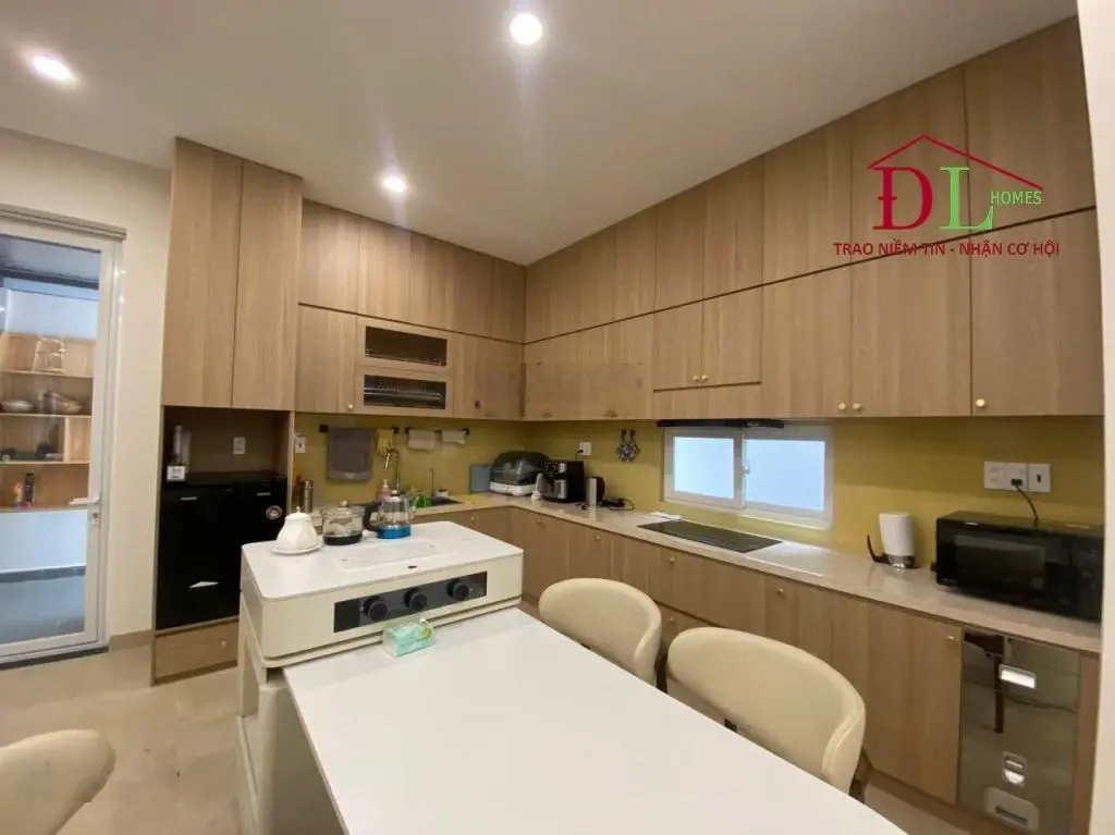 Bán biệt thự mới hoàn thiện đường Cô Giang, Đà Lạt - 222m2, 4PN, vị trí đẹp đã hoàn công, giá 23 tỷ