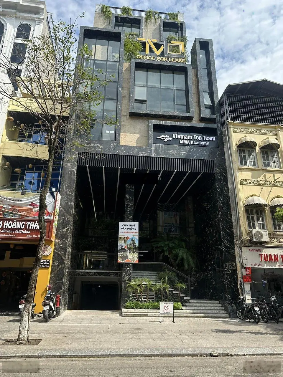 Bán tòa văn phòng 9 tầng view mặt Hồ Tây, nhà xây mới sẵn dòng tiền, DT 150m2, MT 8m