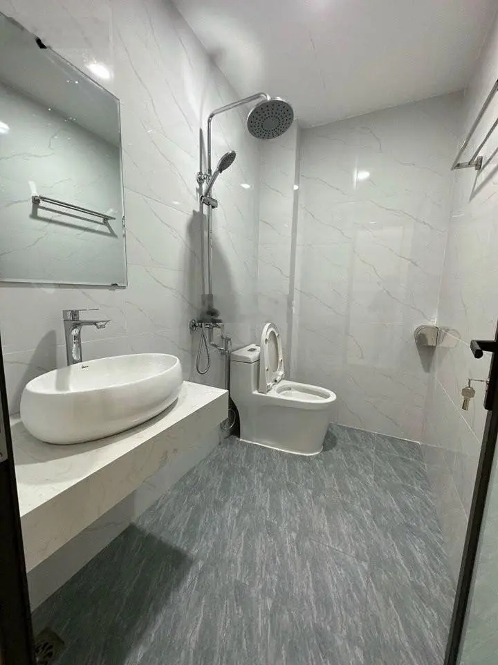 Bán nhà đường Thanh Lãm gần bến xe Yên Nghĩa ô tô tới cửa, lô góc 2 mặt thoáng 35m2 xây 5 tầng