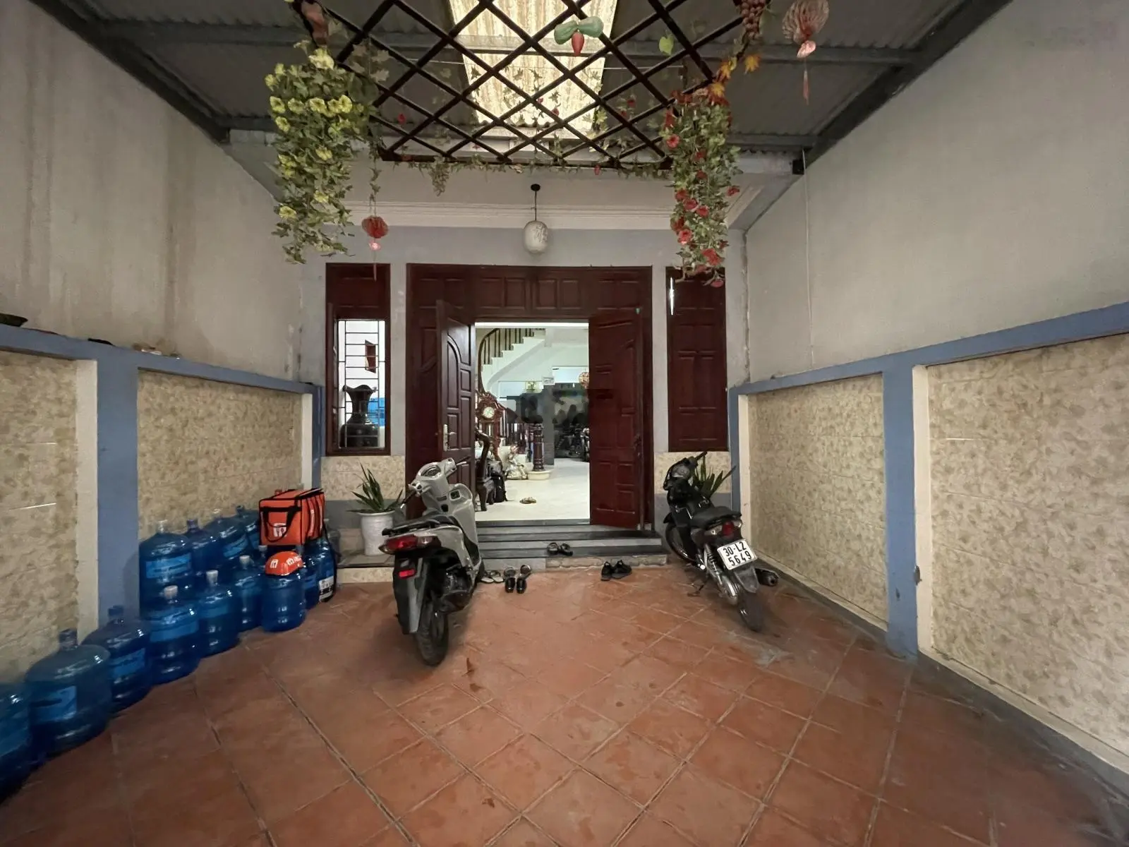 Bán nhà mặt phố Tôn Đức Thắng vị trí đẹp giá rẻ hơn thị trường