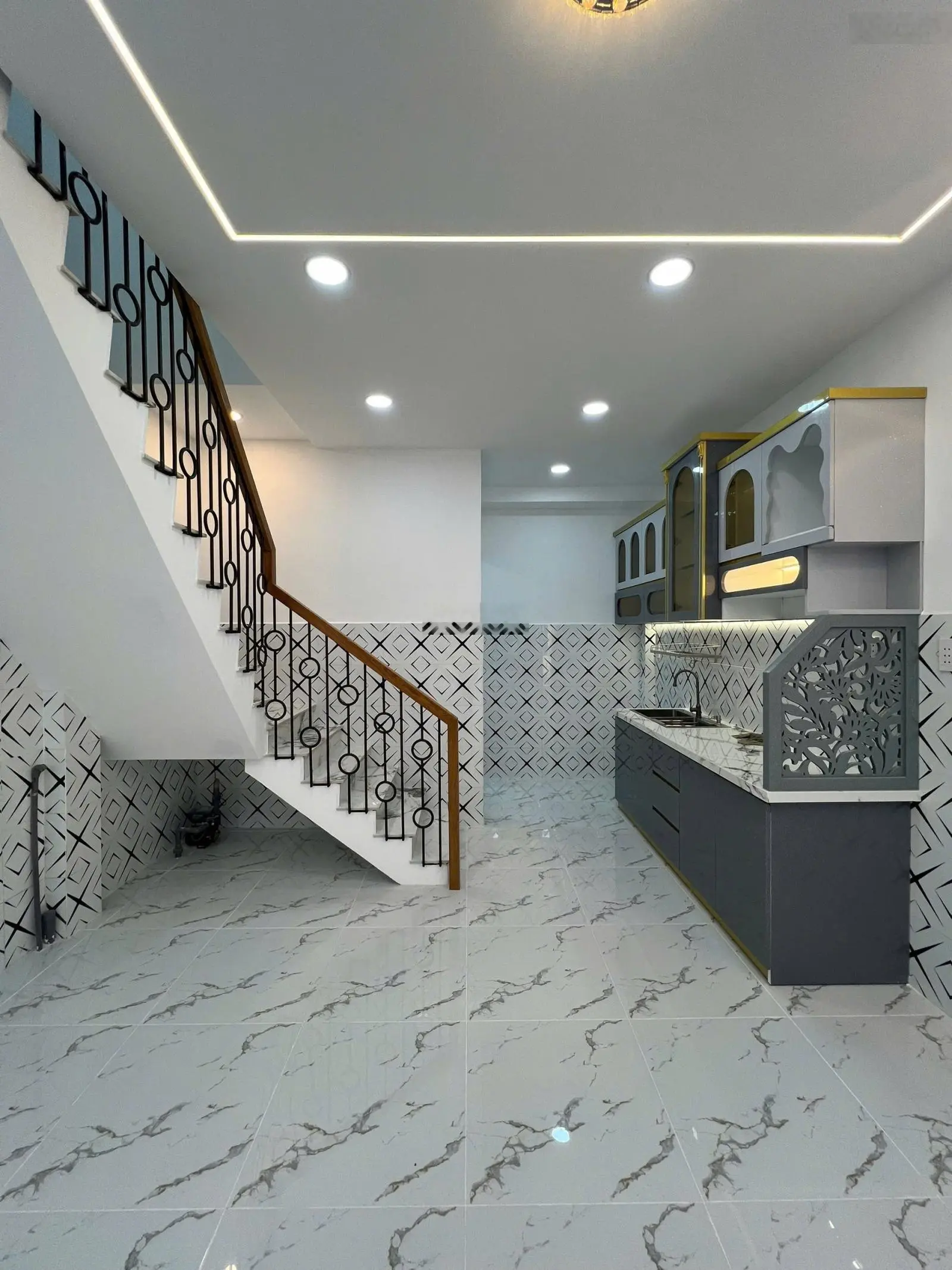 BÁN NHÀ đường mã lò hẻm xe hơi-2 tầng-40m2