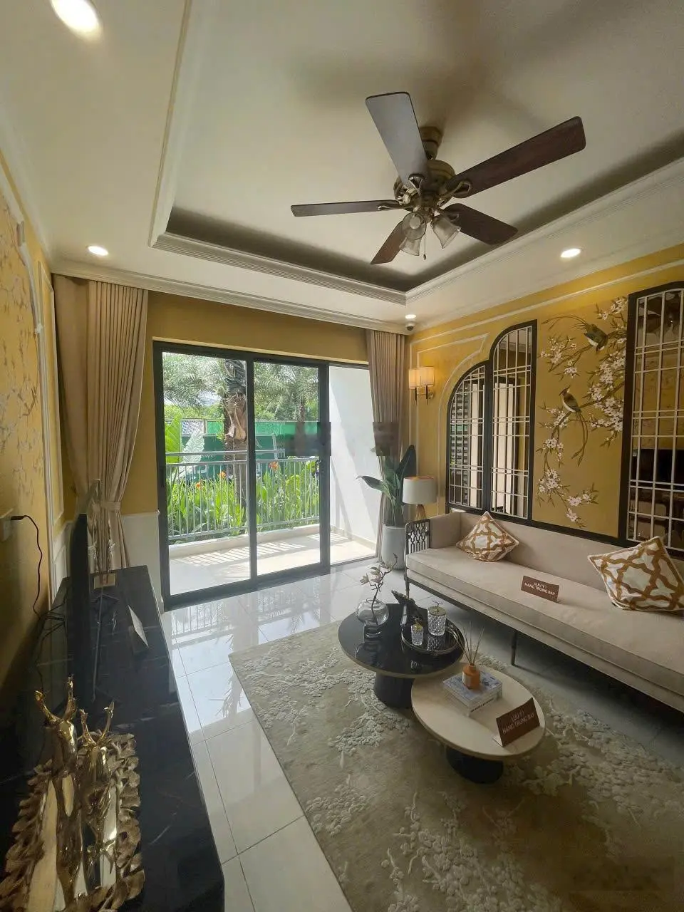 Cần bán gấp căn 2PN suất ngoại giao hướng đẹp view Công Viên Yên Sở dự án HN Melody Linh Đàm