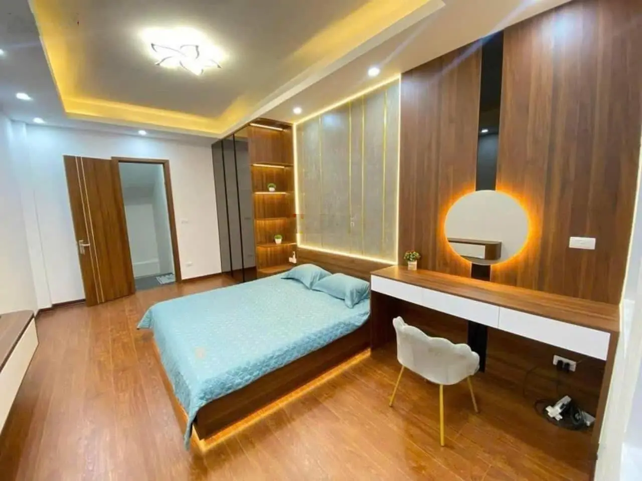 Gốc Đề Minh Khai 33m2 5 tầng, 3 ngủ, ngõ rộng