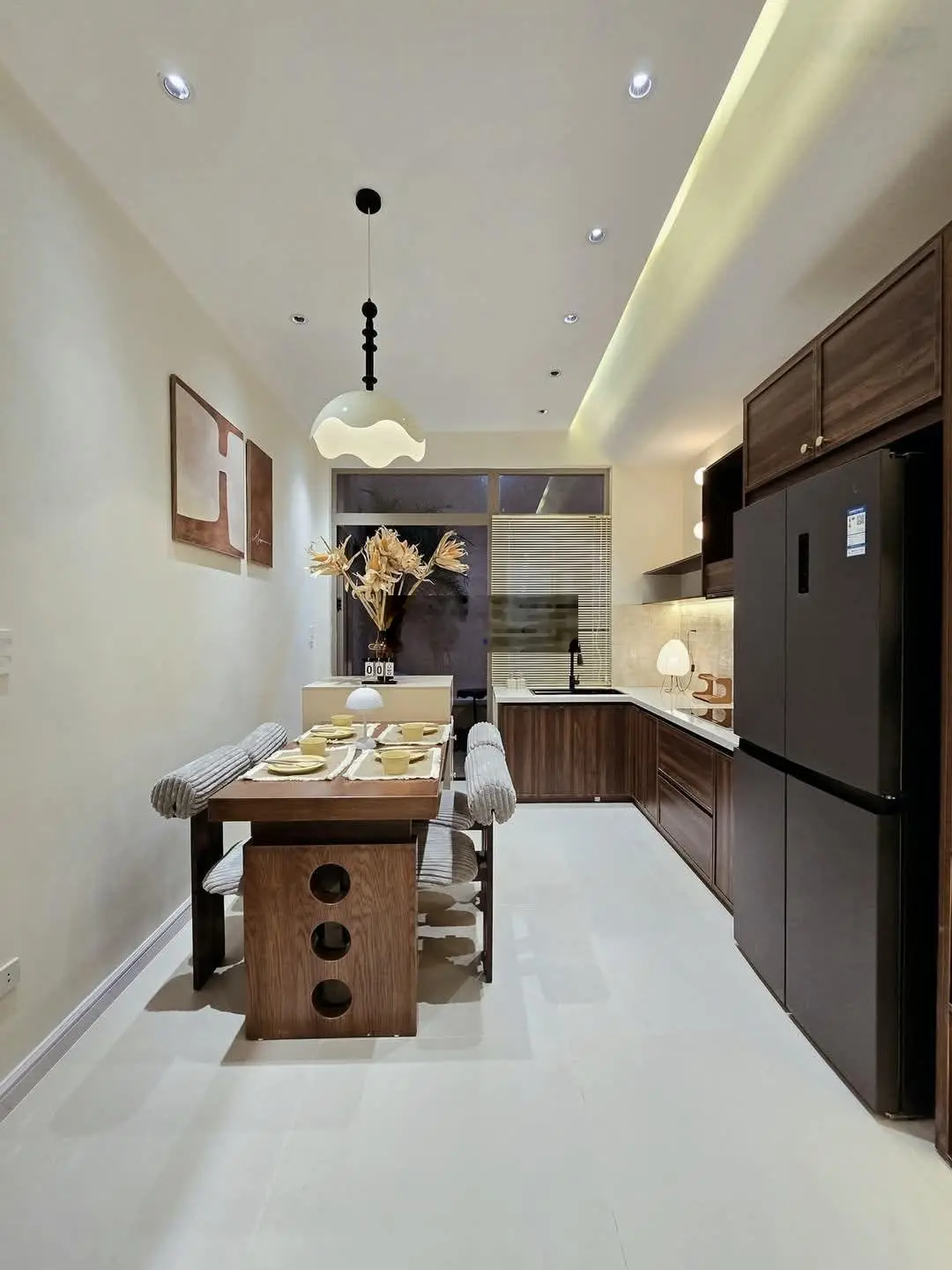 NHÀ ĐẸP 3 tầng full nội thất sang trọng đường HOÀNG DIỆU