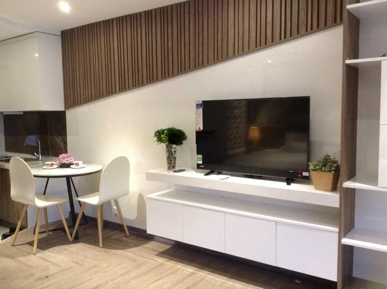 Cần bán căn hộ chung cư Remax Plaza, Quận 6. DT 120m2, 3PN, 2WC. Giá bán 4.2 tỷ, LH 0775 180 *** Kim