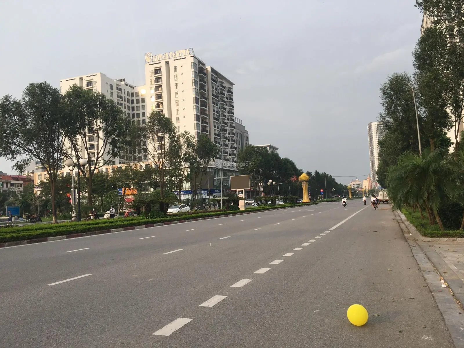 Cơ hội có 102 mua nhà nhìn tượng đài công viên trung tâm nhất thành phố Bắc Ninh
