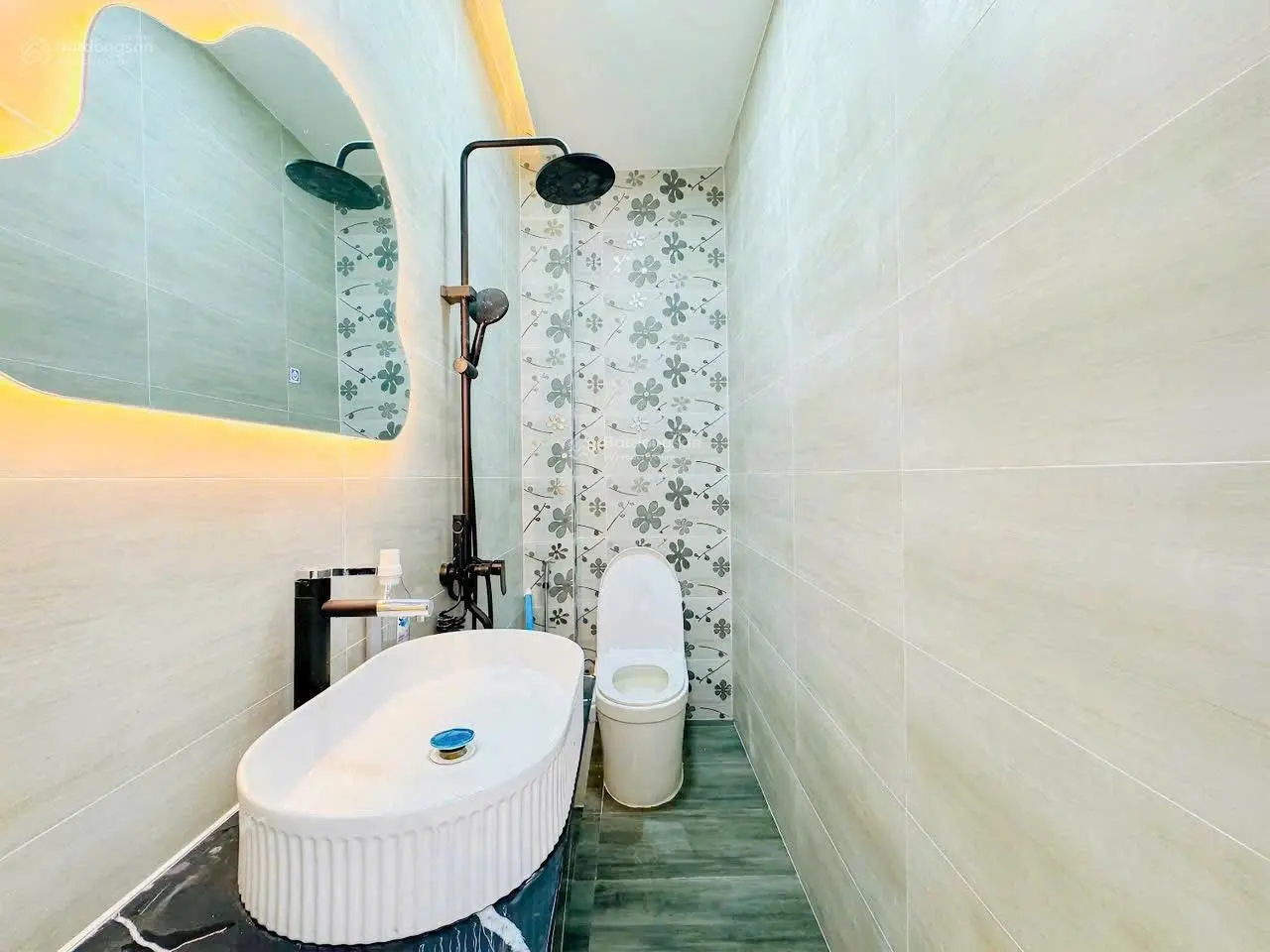 Bán nhà giá mềm 4,8 tỷ,DT 55m2 tại Lê Văn Ninh, Linh Tây, Thủ Đức. 4PN+3WC