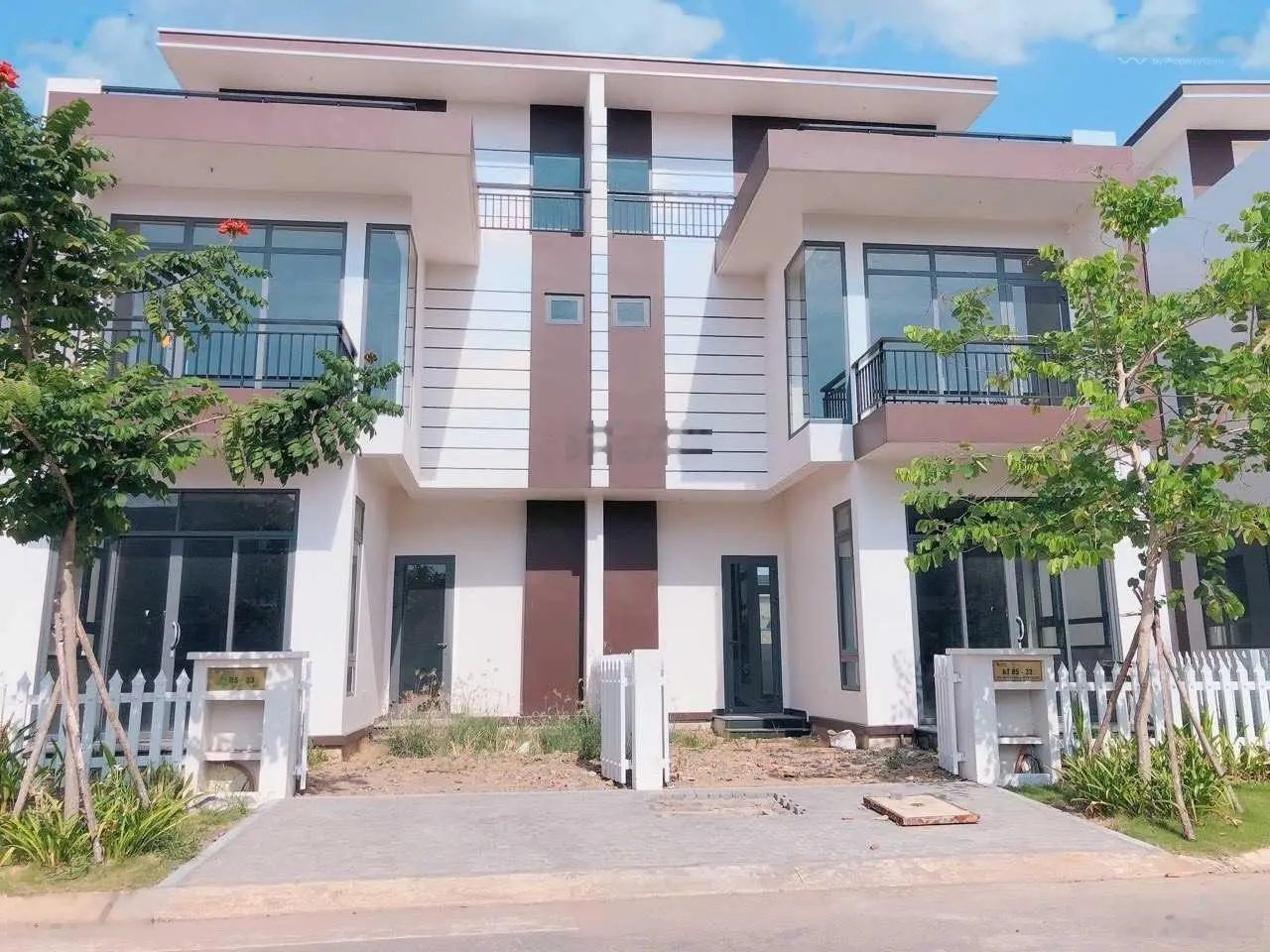 CHỦ CẦN TIỀN LÀM HỒ SƠ KẾT HÔN GIẢ ĐỂ ĐI ÚC NÊN CẦN BÁN RẺ CĂN BIỆT THỰ 255M2. GIÁ CHỈ 3,2 TỶ/ CĂN.