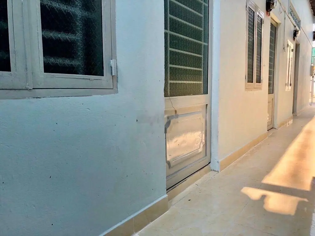 Bán dãy trọ 1 Ki-ốt + 9P cổng KCN Trảng Bàng, 200m2 SHR Giá: 800 triệu