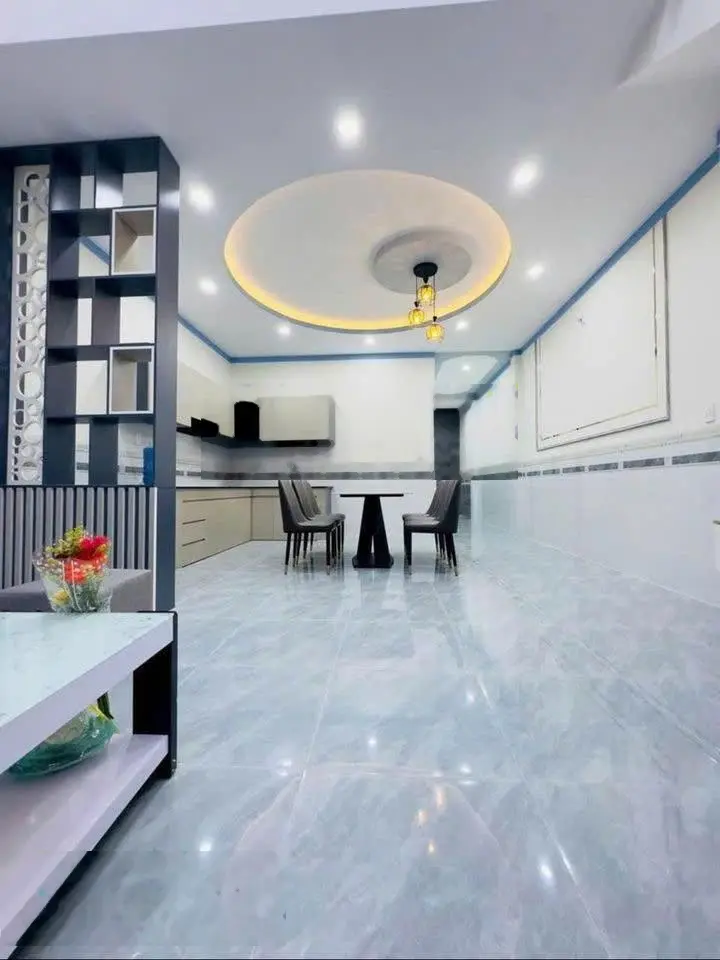 Nhà ngay chợ Bà Hom cũ, 32m2, vuông vức 100% như hình ở ngay SHR full thổ cư