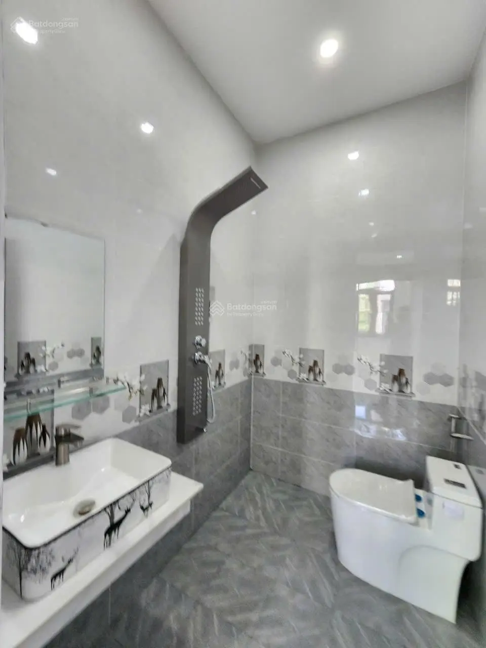 3ty6 nhà mới, DT 4,7x14 (64,5m2) 1 trệt 2 lầu 4PN gần vòng xoay An Phú
