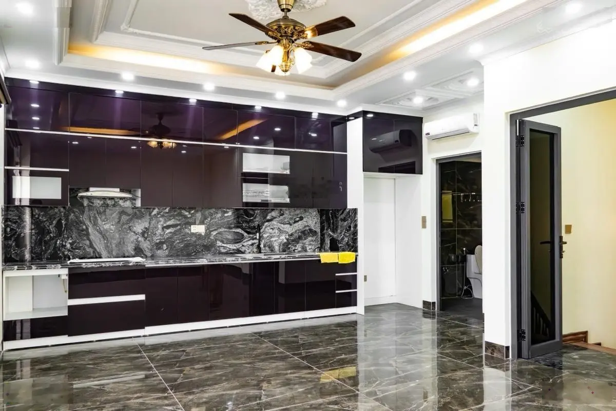 Chủ xoay dòng tiền bán gấp nhà phố Nguyễn văn Hưởng- Long Biên hàng xóm Việt Hưng