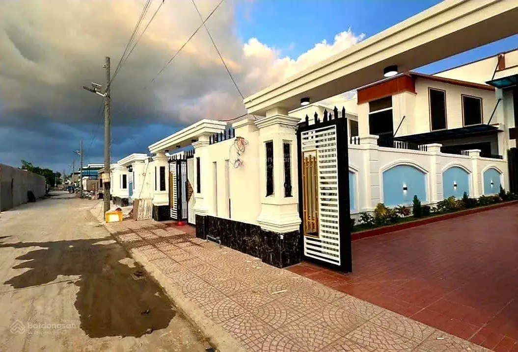 BIỆT THỰ SÂN VƯỜN 222M2 CÁCH CHỢ BÌNH CHÁNH 5KM