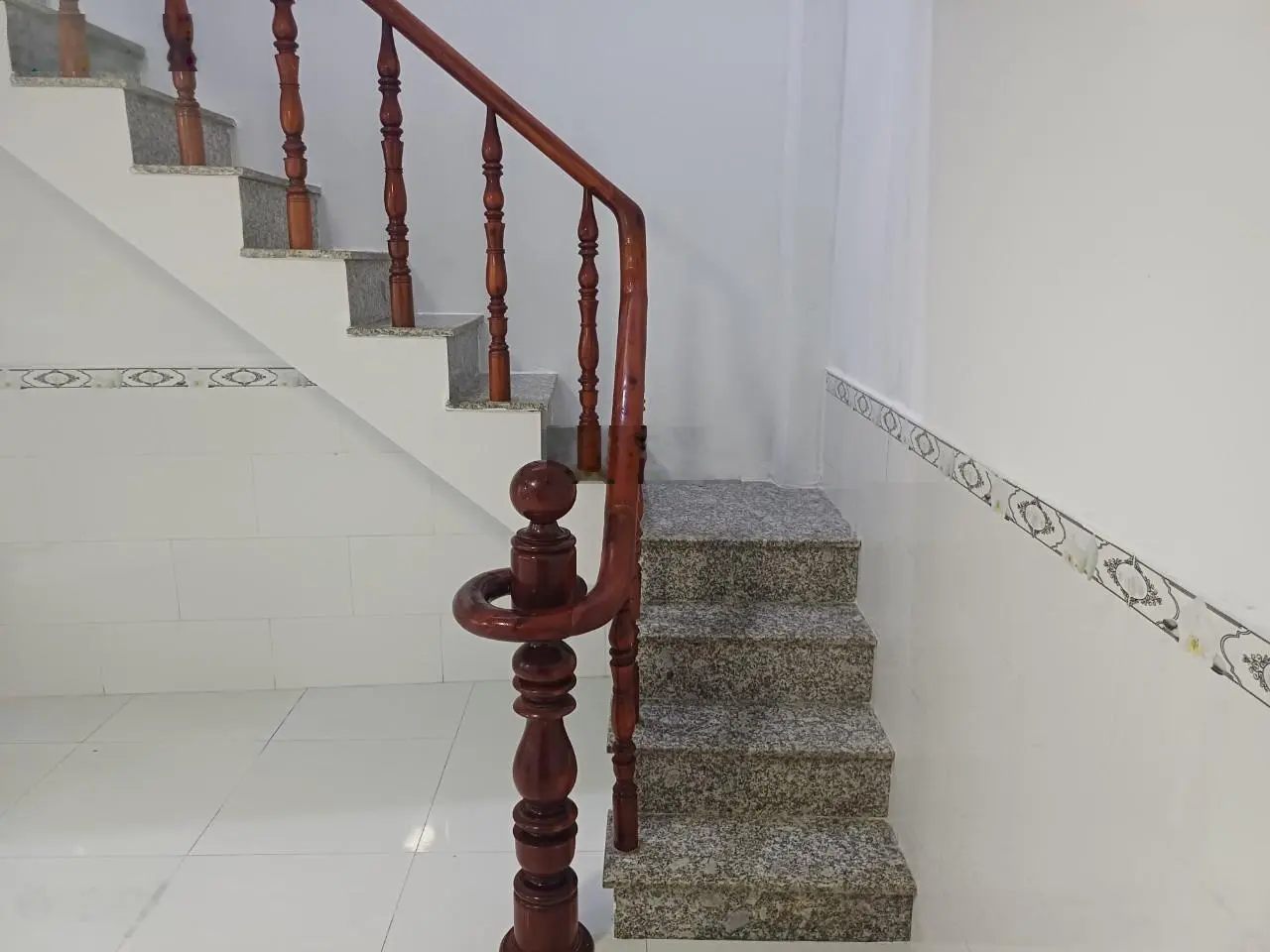 Cần bán nhà gấp ngay khu đô thị Thành Phố Dĩ An, giá 650tr